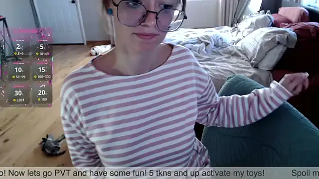 Plantbabeee online show from 10/08/25, 03:31