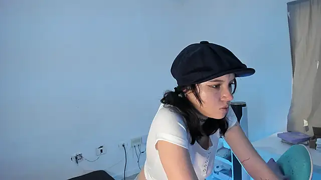 Snapshot of WandaDoll chatting on 02/25/25, 05:25 WandaDoll online show from 02/25/25, 05:25