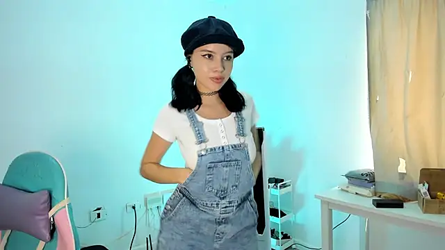 Snapshot of WandaDoll chatting on 03/13/25, 02:33 WandaDoll online show from 03/13/25, 02:33
