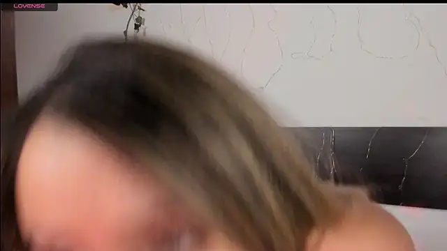 Snapshot of eleecttraa_12 chatting on 01/01/25, 12:32 eleecttraa 12 online show from 01/01/25, 12:32