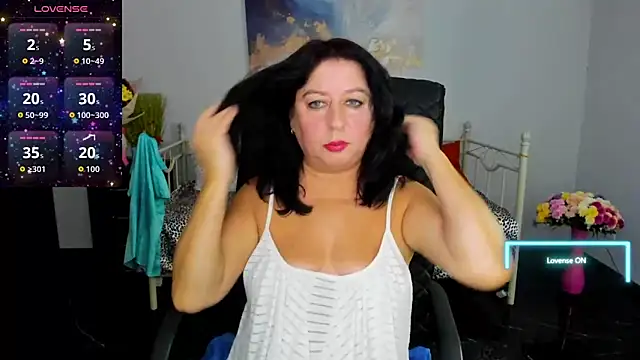 Julia Dean online show from 12/04/25, 01:20