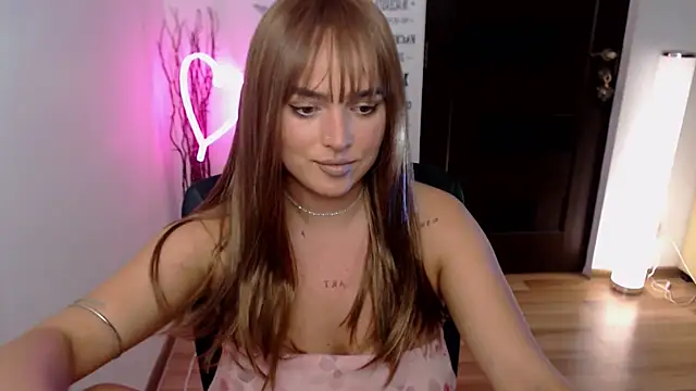 ChloeJewel1 online show from 12/01/25, 12:32