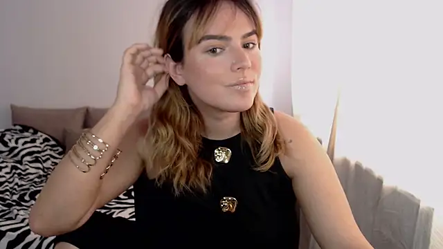 ChloeJewel1 online show from 03/23/26, 10:30