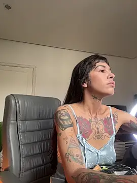 Nikatsu online show from 10/31/25, 12:17