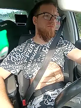 Snapshot of Sweet_bear69 chatting on 09/11/25, 01:11 Sweet bear69 online show from 09/11/25, 01:11