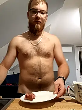 Snapshot of Sweet_bear69 chatting on 09/16/25, 07:15 Sweet bear69 online show from 09/16/25, 07:15