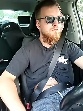 Snapshot of Sweet_bear69 chatting on 09/19/25, 01:23 Sweet bear69 online show from 09/19/25, 01:23