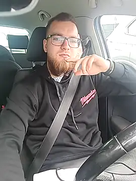 Snapshot of Sweet_bear69 chatting on 09/27/25, 08:19 Sweet bear69 online show from 09/27/25, 08:19