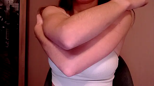 Snapshot of tiny_lily chatting on 12/20/24, 05:40 tiny lily online show from 12/20/24, 05:40