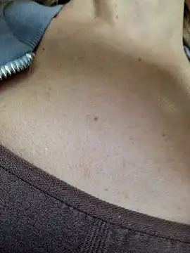 Miss    Mia  online show from 02/13/25, 12:00