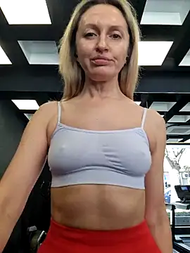 Miss    Mia  online show from 03/06/25, 10:09