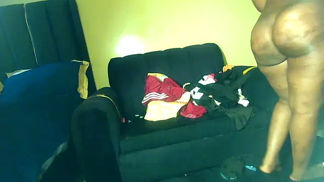 Mila Melanie online show from 04/02/26, 01:42