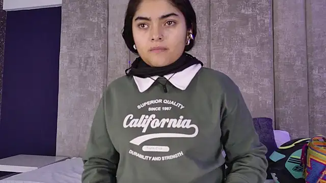 GiselOrtiz online show from 12/18/25, 10:21