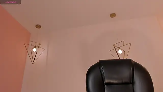 CorinneRusso online show from 06/17/26, 08:32