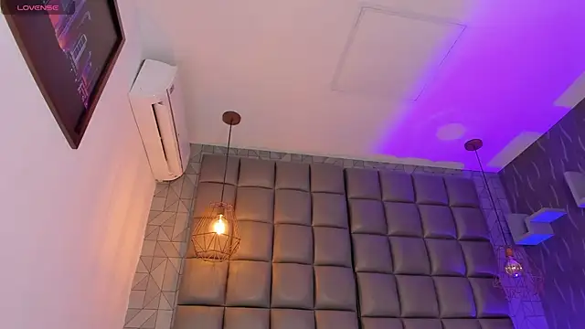 megan woll online show from 01/30/25, 07:48