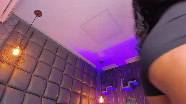 megan woll online show from 09/22/25, 08:22