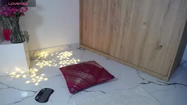 Snapshot of _Lalaa chatting on 01/28/25, 10:34 Lalaa online show from 01/28/25, 10:34