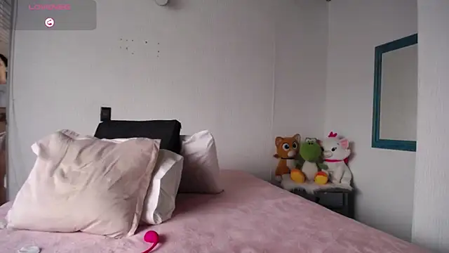 Snapshot of _Lalaa chatting on 10/09/25, 09:02 Lalaa online show from 10/09/25, 09:02