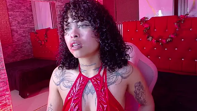 miahernadez303av online show from 02/13/26, 03:57