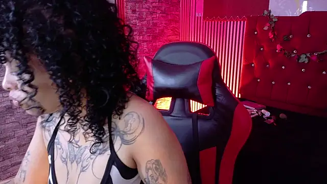 miahernadez303av online show from 06/30/26, 03:40