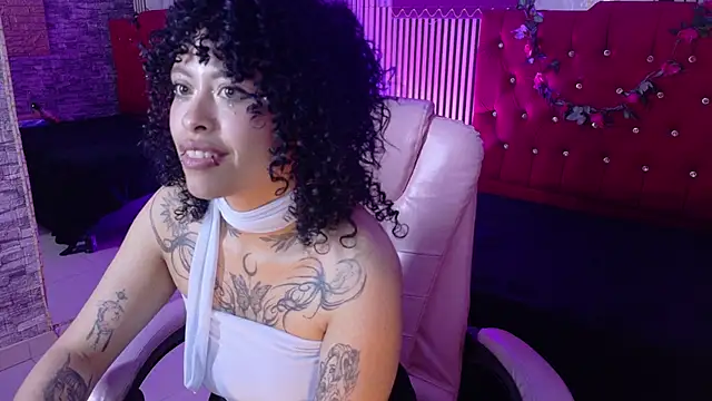 miahernadez303av online show from 07/07/26, 06:47