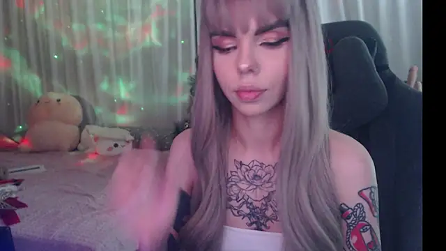 Snapshot of Kerry_Kirk chatting on 12/22/24, 11:09 Kerry Kirk online show from 12/22/24, 11:09