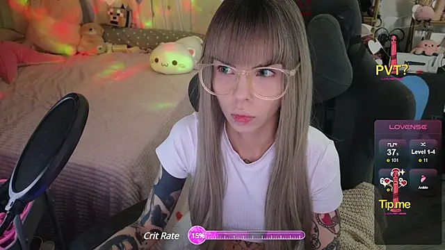 Snapshot of Kerry_Kirk chatting on 03/02/25, 10:16 Kerry Kirk online show from 03/02/25, 10:16