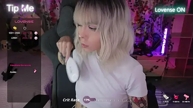 Snapshot of Kerry_Kirk chatting on 09/14/25, 09:25 Kerry Kirk online show from 09/14/25, 09:25