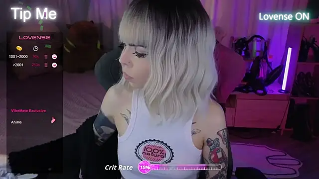 Snapshot of Kerry_Kirk chatting on 09/25/25, 11:19 Kerry Kirk online show from 09/25/25, 11:19