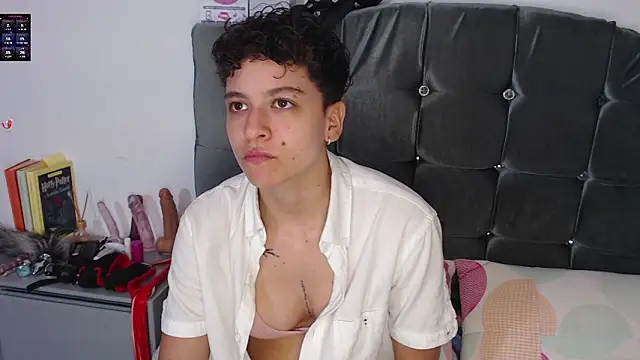 Antonella Cruz02 online show from 04/23/26, 03:08