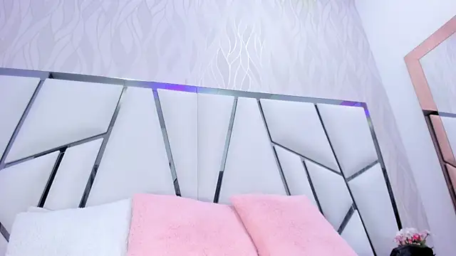 Snapshot of _aurora18_ chatting on 01/24/25, 03:11 aurora18 online show from 01/24/25, 03:11