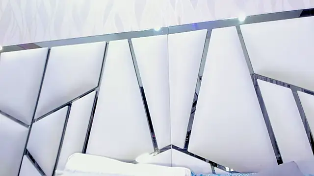 Snapshot of _aurora18_ chatting on 02/22/25, 03:12 aurora18 online show from 02/22/25, 03:12