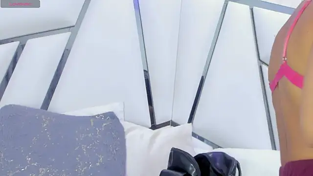 Snapshot of _aurora18_ chatting on 02/27/25, 03:14 aurora18 online show from 02/27/25, 03:14