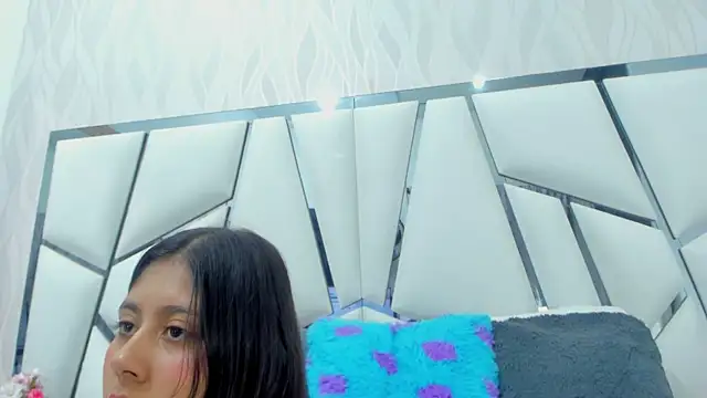 Snapshot of _aurora18_ chatting on 03/22/25, 03:20 aurora18 online show from 03/22/25, 03:20