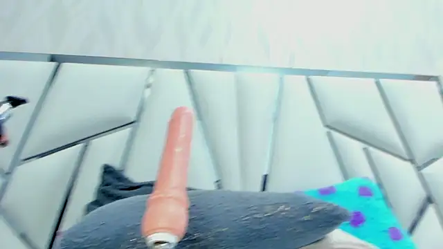 Snapshot of _aurora18_ chatting on 03/23/25, 06:16 aurora18 online show from 03/23/25, 06:16