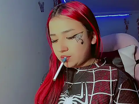 Snapshot of madisonx17 chatting on 10/28/25, 11:51 madisonx17 online show from 10/28/25, 11:51