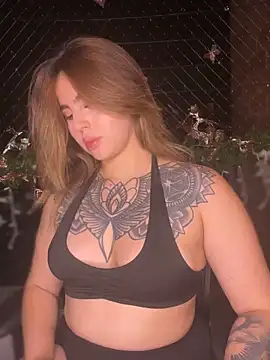 Snapshot of ValerieHilton chatting on 01/17/25, 12:42 ValerieHilton online show from 01/17/25, 12:42