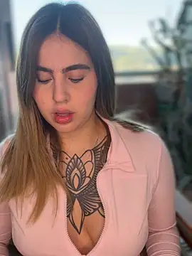 Snapshot of ValerieHilton chatting on 01/22/25, 10:15 ValerieHilton online show from 01/22/25, 10:15