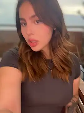 Snapshot of ValerieHilton chatting on 02/07/25, 09:58 ValerieHilton online show from 02/07/25, 09:58