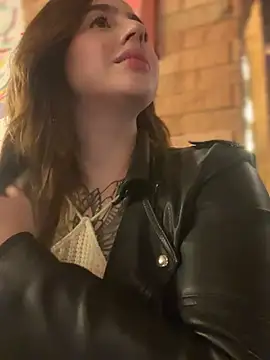 Snapshot of ValerieHilton chatting on 02/17/25, 01:04 ValerieHilton online show from 02/17/25, 01:04