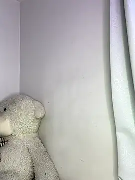 Snapshot of ValerieHilton chatting on 11/27/25, 09:28 ValerieHilton online show from 11/27/25, 09:28