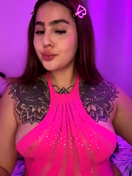 Snapshot of ValerieHilton chatting on 12/14/25, 10:36 ValerieHilton online show from 12/14/25, 10:36