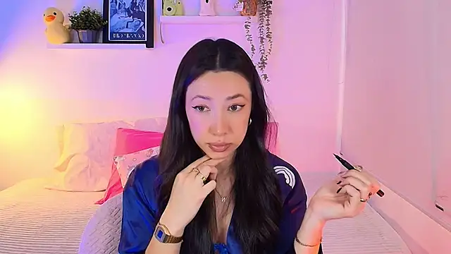 Snapshot of lilyy_evanss chatting on 11/19/25, 09:26 lilyy evanss online show from 11/19/25, 09:26