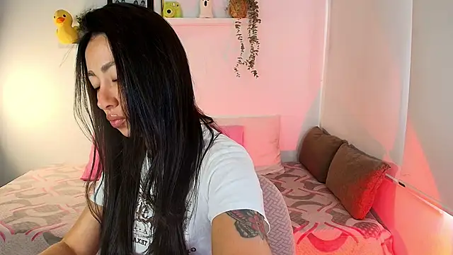 Snapshot of lilyy_evanss chatting on 01/05/26, 08:12 lilyy evanss online show from 01/05/26, 08:12