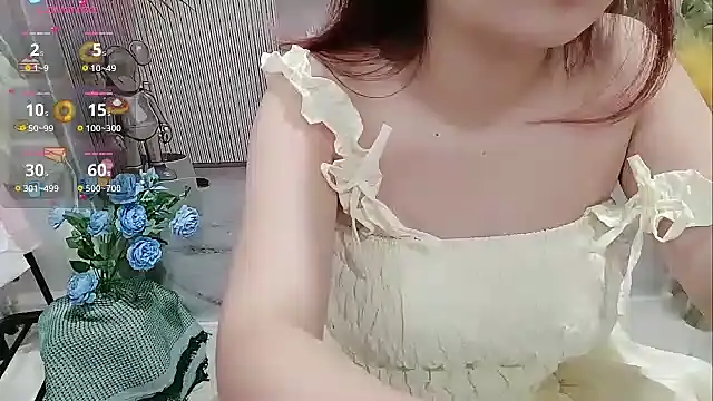 Snapshot of Milajinxi chatting on 10/28/25, 12:36 Milajinxi online show from 10/28/25, 12:36