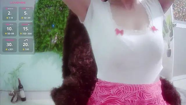 Snapshot of Yii-Ser chatting on 11/09/25, 06:12 Yii-Ser online show from 11/09/25, 06:12