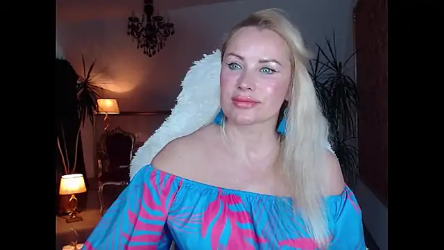 Snapshot of eyesangel22 chatting on 01/22/25, 11:45 eyesangel22 online show from 01/22/25, 11:45