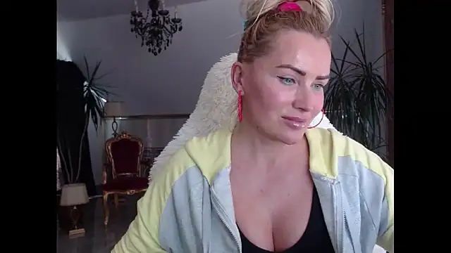 Snapshot of eyesangel22 chatting on 01/29/25, 12:24 eyesangel22 online show from 01/29/25, 12:24