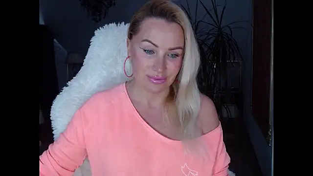 Snapshot of eyesangel22 chatting on 02/16/25, 01:27 eyesangel22 online show from 02/16/25, 01:27