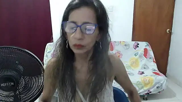 Snapshot of luz_stella chatting on 02/25/25, 07:58 luz stella online show from 02/25/25, 07:58